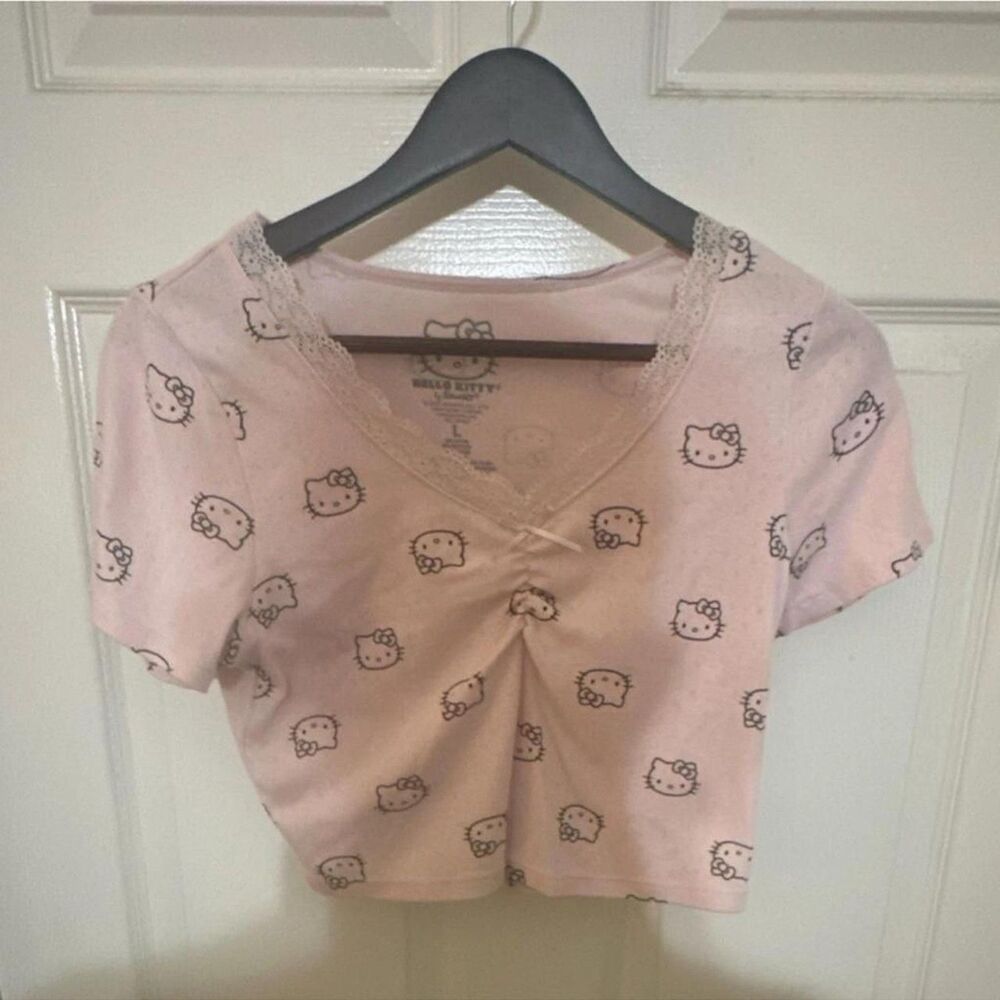Sanrio Women's Pink T-shirt